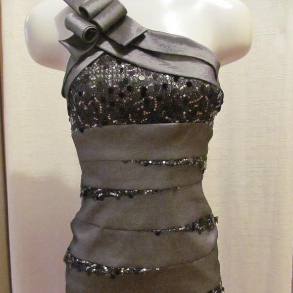 Cachè one shoulder Cocktail Dress - Picture 1 of 3